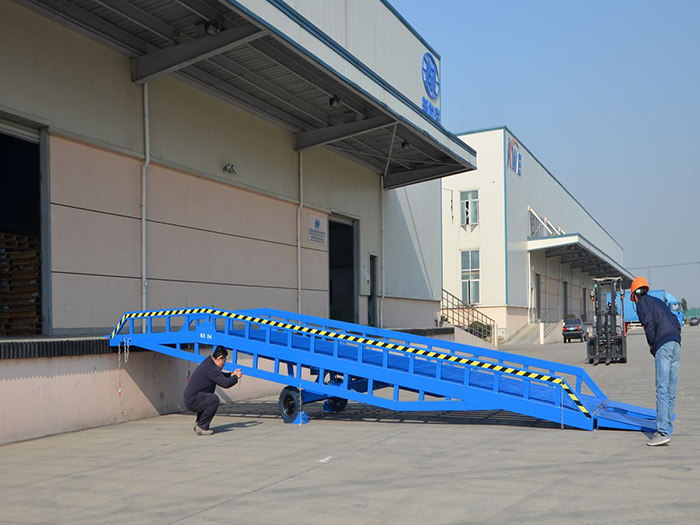 移动液压登车桥