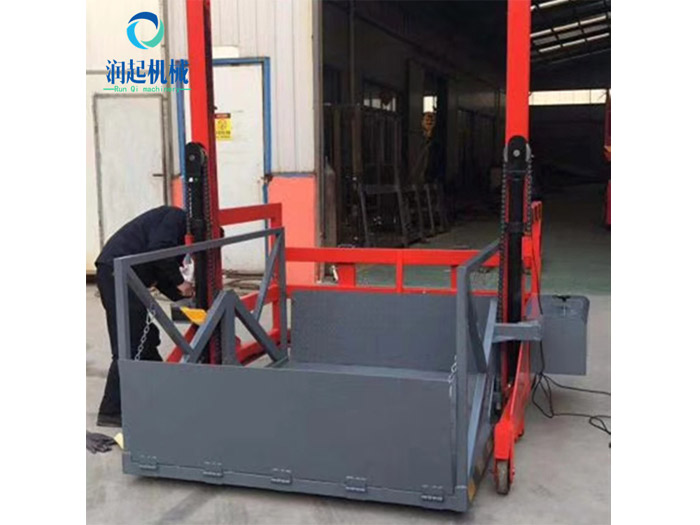 移动式升降货梯